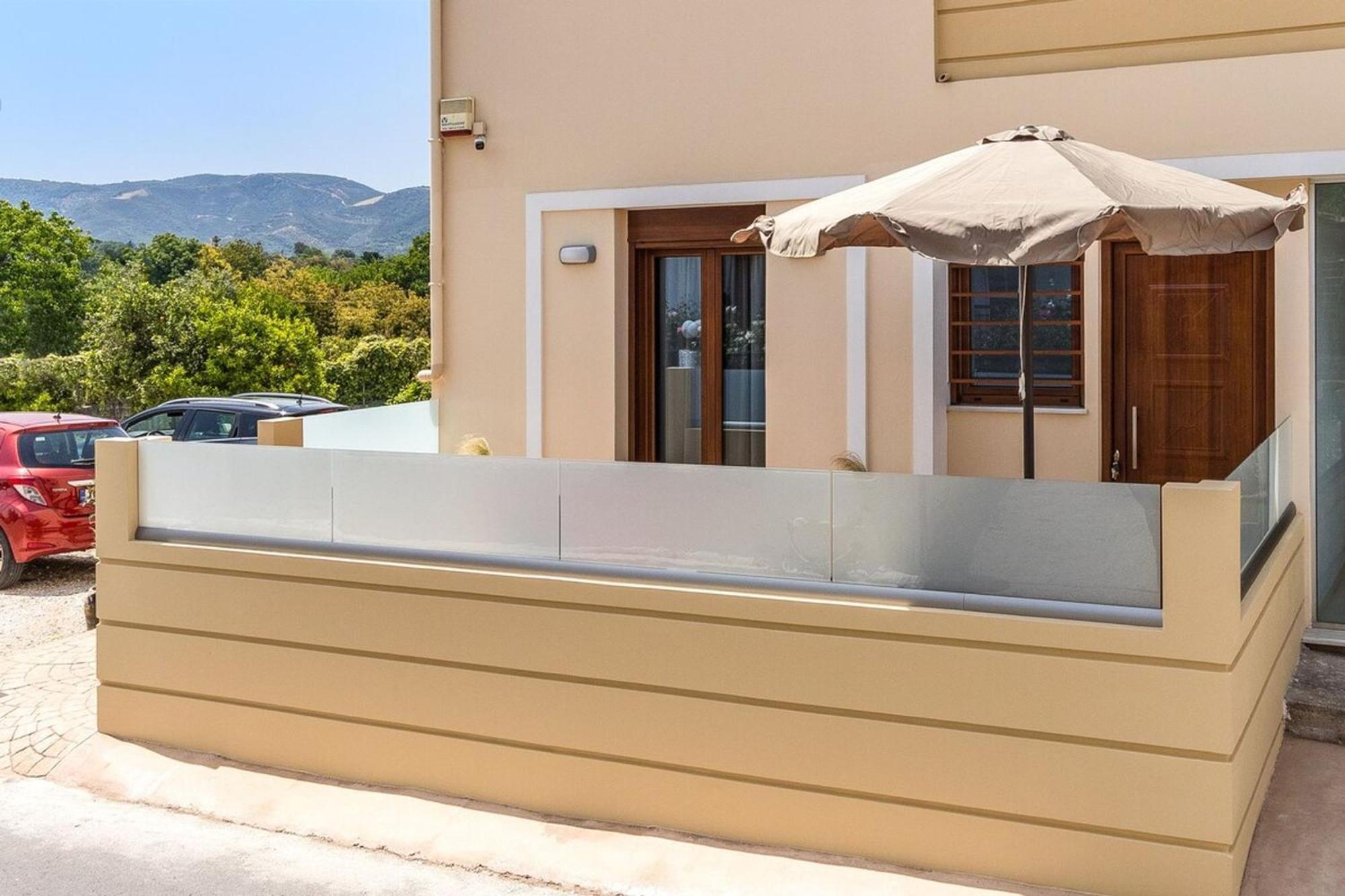 Luxury Katsoulakis Apartments In Countryside Alikianos Exteriér fotografie